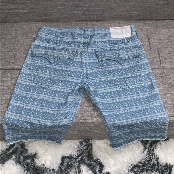 True religion shorts size 33 (Ikat print) - Picture 2 of 5